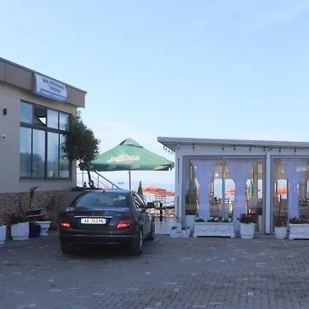 Hotel Tirona 4*